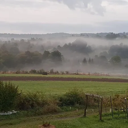 Utopia Dom Przy Winnicy Ferienhaus Nowica