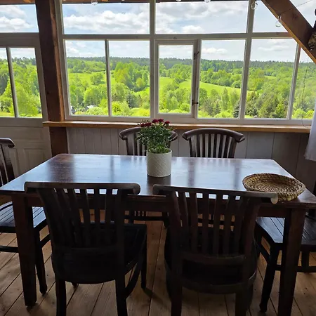 Utopia Dom Przy Winnicy *